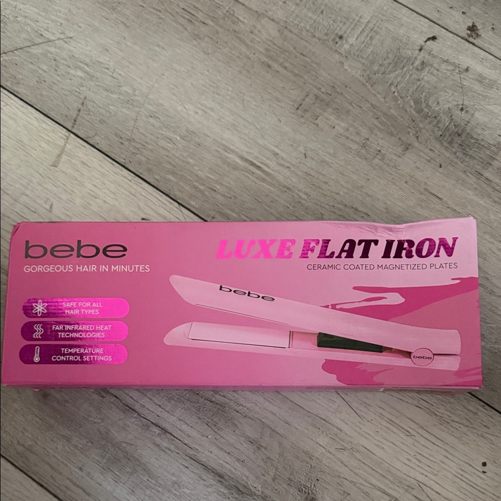 Bebe Pink Ceramic Flat Iron‎